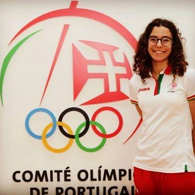 Carolina Fernandes bate recordes nacionais em Baku