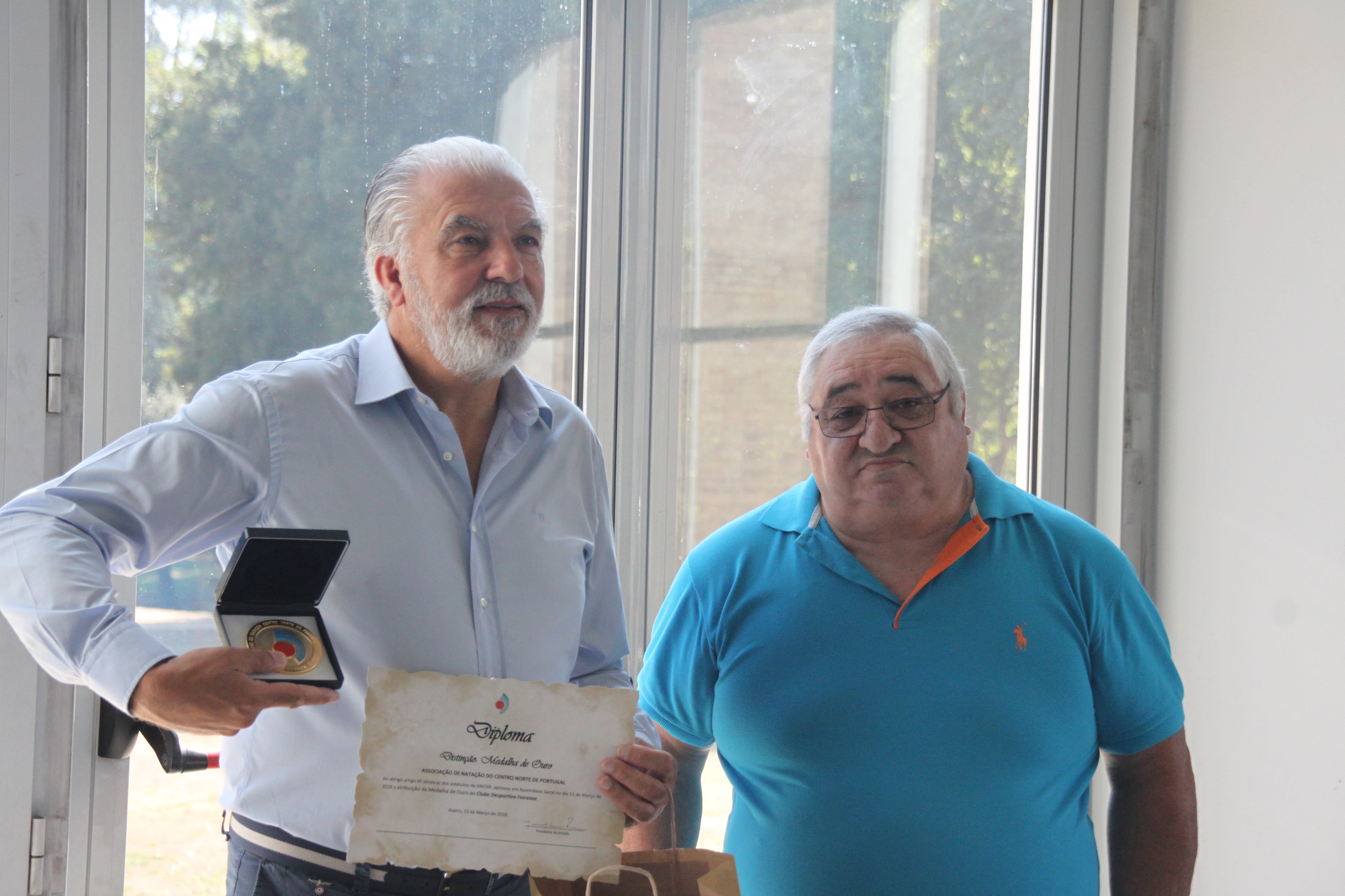 Associação de Natação Centro Norte de Portugal atribui medalha de ouro ao Clube Desportivo Feirense